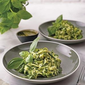 Espaguetis de calabazín con pesto